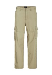 Pantaloni cargo beige con bottone e zip frontali, passanti per cintura e tasche con pattina su ciascuna coscia.
