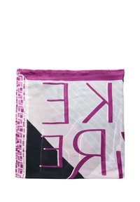 Firkantet tørklæde med en gennemsigtig hvid baggrund, fed lilla tekst og geometriske sorte og magenta mønstre langs kanten. Glat stofstruktur.