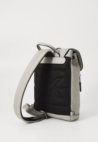 Michael Kors AVIATOR UNISEX - Rucksack - quarry grey