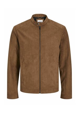 Giacca in suede sintetico marrone con colletto alto, zip frontale e tasche laterali. Caratterizzata da una texture liscia e un design semplice e moderno.