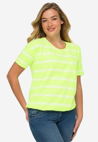 LAURASØN RINGEL RUNDHALS - Camiseta estampada - neon lemon