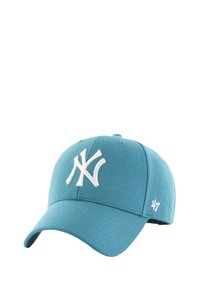Blaues Baseballcap aus Stoff mit gebogenem Schirm. Mit einem weißen, gestickten New York-Logo auf der Vorderseite und einem kleinen '47'-Label.