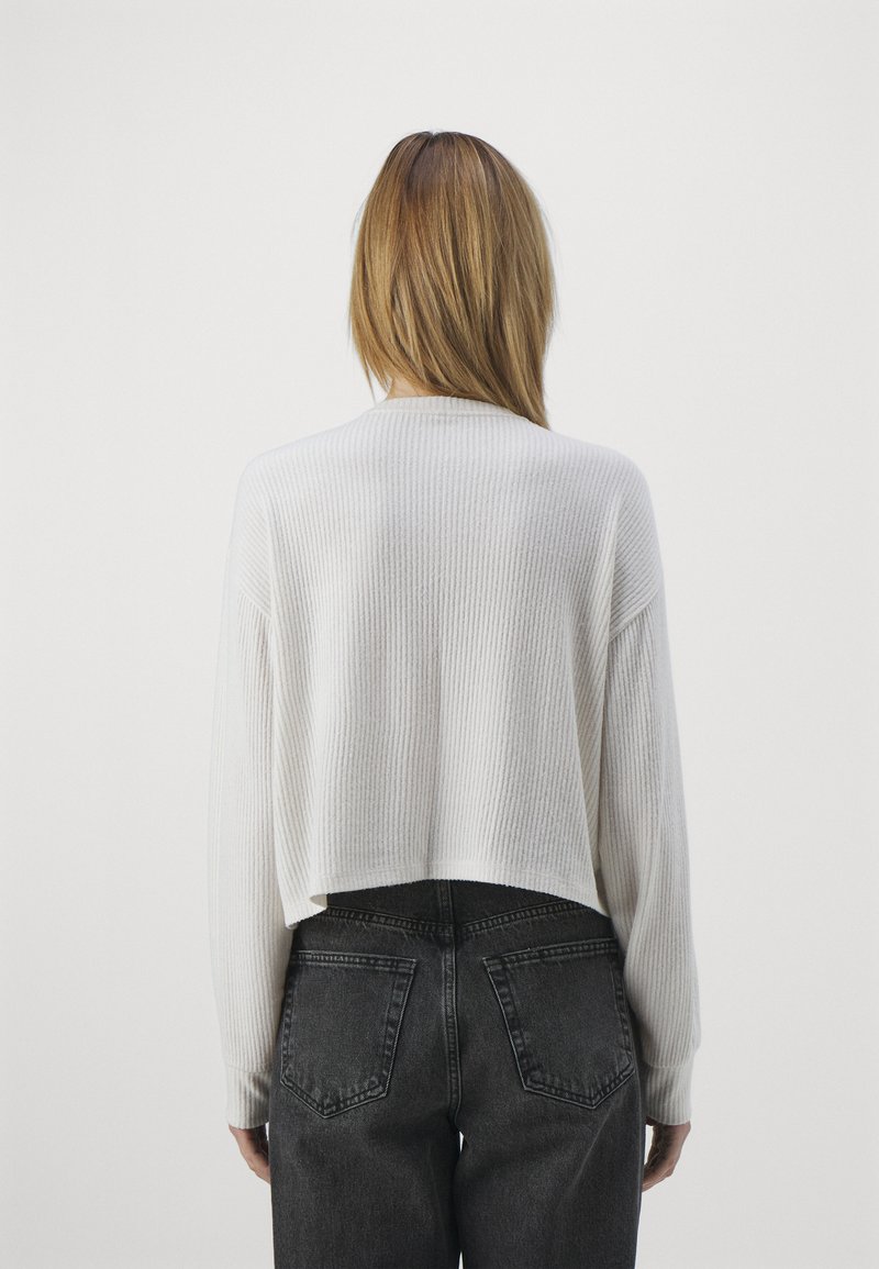 hollister ribbed bell sleeve sweater