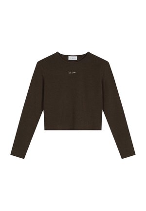 Tmavo hnedá skrátená košeľa s dlhým rukávom vyrobená z mäkkého bavlneného materiálu. Má okrúhly výstrih a malé biele logo "OH APRIL" vpredu.