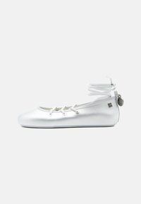 Επιλέχθηκε, silver-coloured