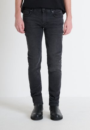 OZZY ICONIC LOOK - Jeans Tapered Fit - black