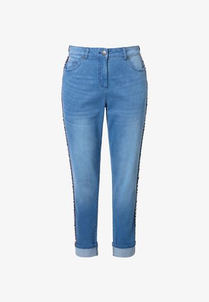 Jeans de mezclilla azul claro con un ajuste slim, que cuentan con un dobladillo enrollado, detalles laterales y un diseño clásico de cinco bolsillos. Cierre de botón metálico.