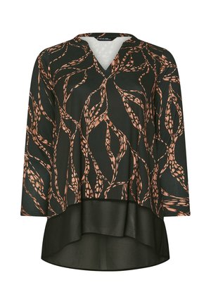 Svart blus med V-ringning och trekvartsärmar, med ett blomstertryck i rost och kräm. Lagerdraperat nederkant ger textur.