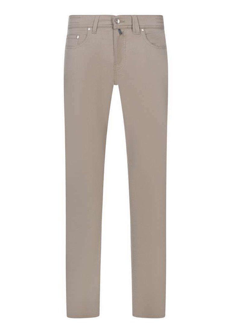 Pantalons en denim beige avec une coupe droite, deux poches avant, une poche arrière et une fermeture éclair. Texture lisse et détails de couture minimalistes.