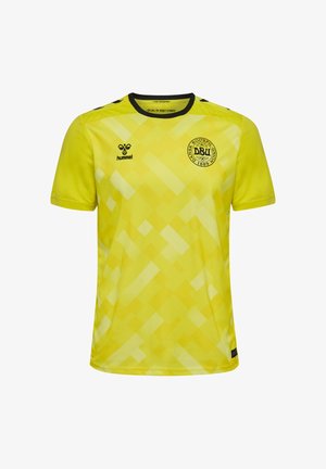 Gul fotbollströja med geometriskt mönster, svart krage och detaljer, med DBU-logotypen på bröstet och Hummel-logotypen på sidan.