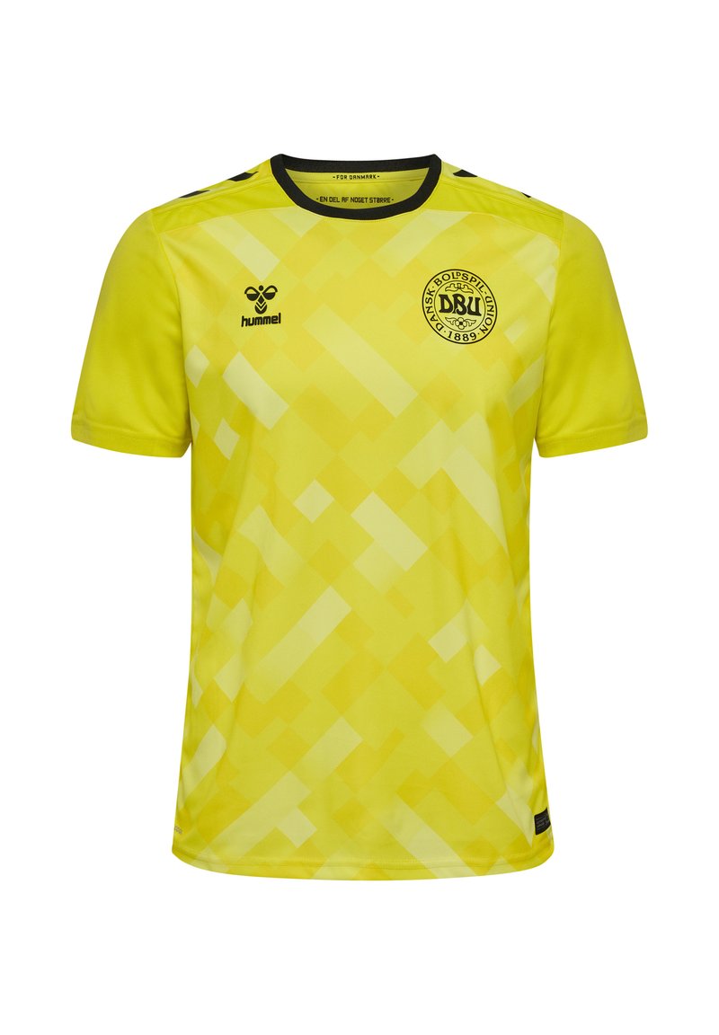 Gul fotbollströja med geometriskt mönster, svart krage och detaljer, med DBU-logotypen på bröstet och Hummel-logotypen på sidan.
