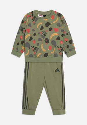 adidas Performance ESSENTIALS ALLOVER PRINTED - Survêtement - tent green