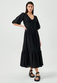 ST MRLO LUCA TIERED  - Dnevna haljina - Black