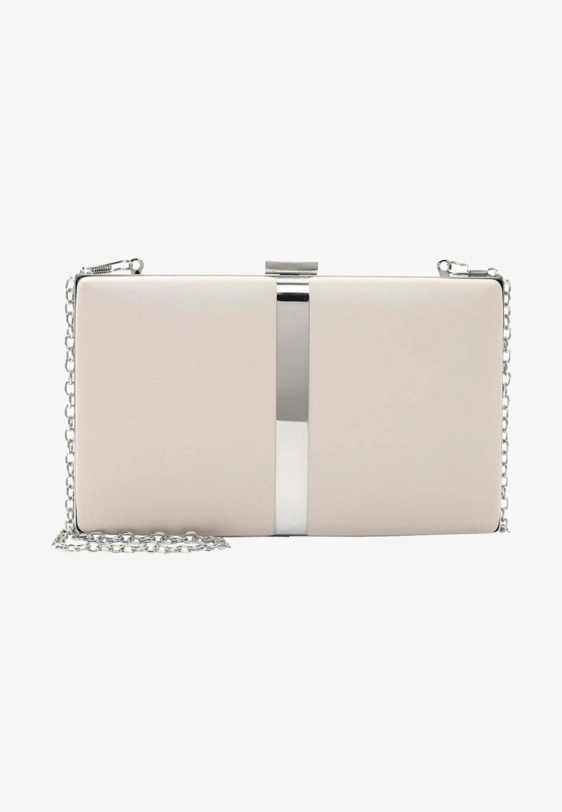 Pochette rectangulaire en matériau beige pâle avec un détail de bande métallique argentée. Dotée d'une chaîne argentée comme bandoulière et d'une fermeture à fermoir.