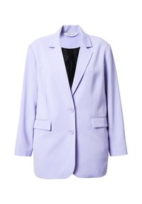 Blazer lila de tejido suave, con solapas de muesca, dos bolsillos frontales y cierre de botón. El interior es negro con una textura sutil.