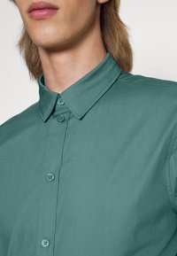 Pier One Camisa - teal