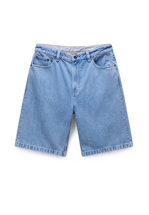 - Szorty jeansowe