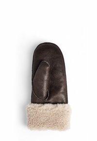 Hnedá kožená rukavica s mäkkým béžovým ovčím kožúškom. Dizajn má zaoblený tvar a viditeľné švy.