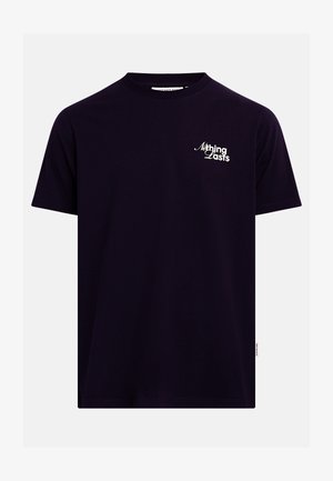 Czarny t-shirt z krótkim rękawem i okrągłym dekoltem z białym napisem "Nothing Lasts" na lewej piersi.