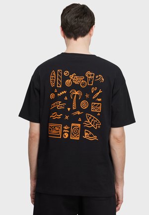 LilPicks Black Tshirt with Banana Print Nightsuit