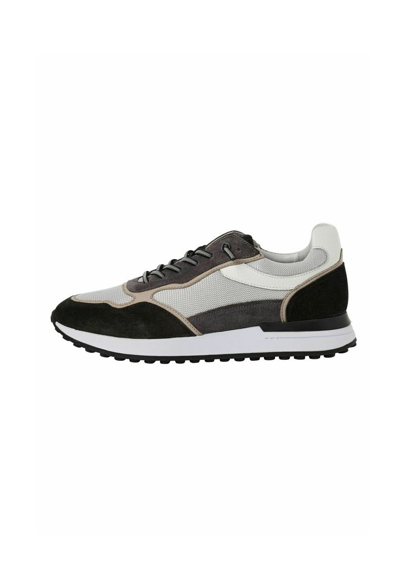 Sneaker mit einer Kombination aus grauem Mesh und schwarzem Wildleder, ausgestattet mit einer weißen Sohle, Schnürdesign und abgestuften Akzenten in unterschiedlichen Farben.