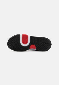 Nike Performance TEAM HUSTLE D 11 - Chaussures de basket - black/university red/white