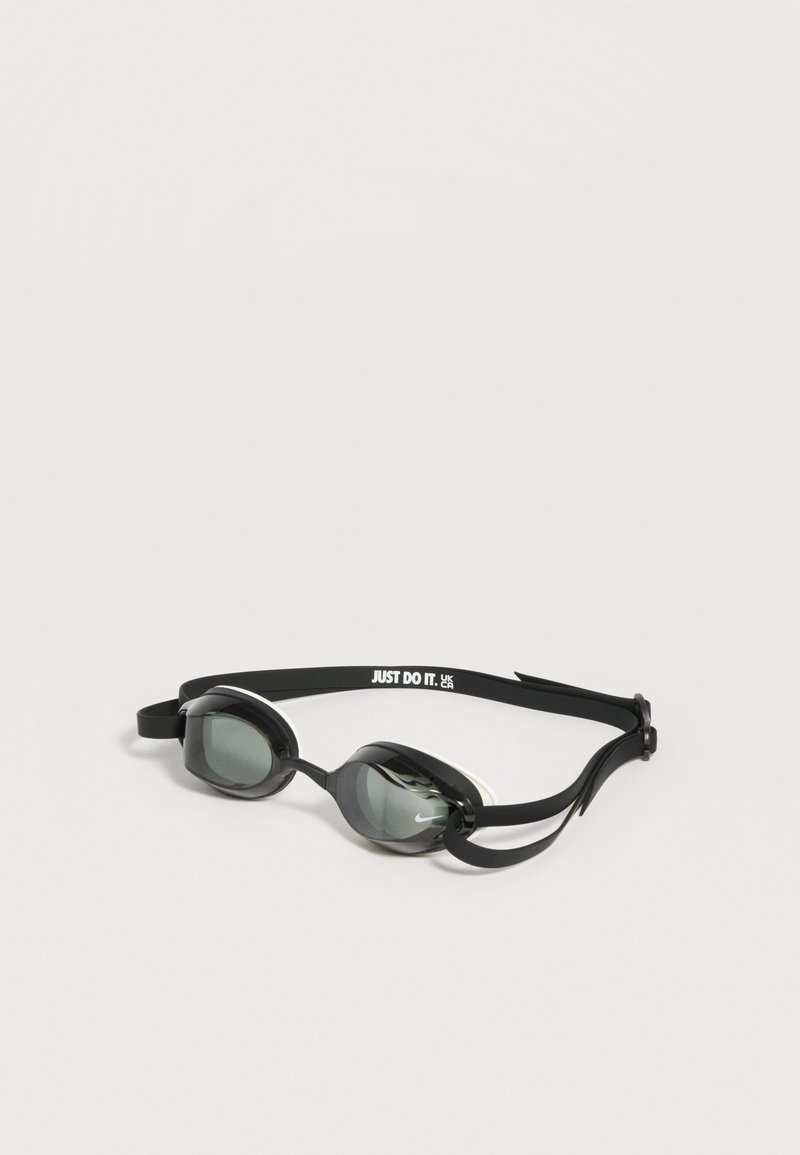 Lunettes de natation noires avec des verres teintés et une sangle réglable portant le texte « JUST DO IT. » sur le côté.
