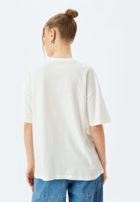 Koton PRINTED  - T-shirts print - beige