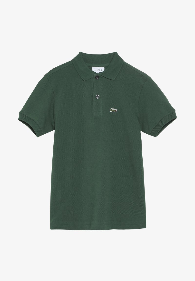 Polo manches courtes vert foncé avec col, deux boutons et petit logo crocodile brodé sur la poitrine gauche.