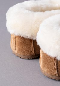 Lakeland Leather Moccasins - tan