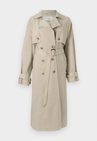 Trench-coat beige en tissu léger, avec des boutons croisés, une taille ceinturée et des manches retroussées.