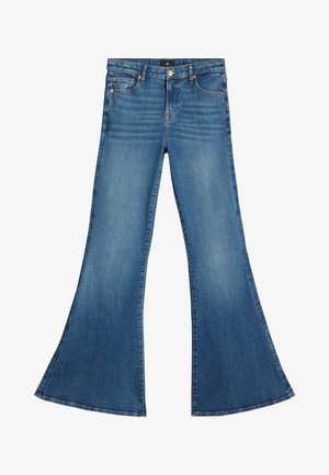 Blå denimjeans med vidde og lys vask. De har en mellemhøj talje, fem-lomme-design og en markant klokkeformet benudsving.