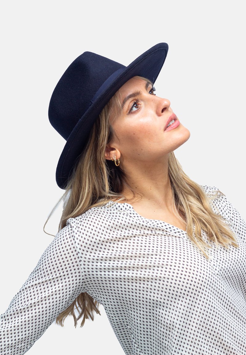 Damen Mützen | NTHIRTYTHREE SIGNATURE MIDNIGHT BLUE FEDORA Hut midnight blue/dunkelblau - PR49991 Damen Mützen | NTHIRTYTHREE SIGNATURE MIDNIGHT BLUE FEDORA Hut midnight blue/dunkelblau - PR49991
