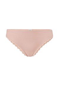 Blush roze katoenen slip met scalloped kantafwerking langs de tailleband en beenopeningen, met een eenvoudig ontwerp en een label op de achterkant.