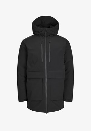 Chaqueta negra impermeable con capucha acolchada, dos bolsillos frontales, cierre frontal con cremallera y cintura ajustada para un ajuste estructurado.