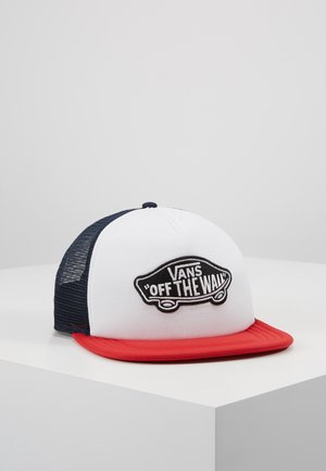 Trójkolorowa czapka Vans z białym przodem, granatowym tyłem z siatki i czerwonym prostym daszkiem, z czarno-białą naszywką logo skateboardu "Vans Off The Wall".