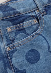 COMFORT MOM STANDARD - Shorts vaqueros - floral