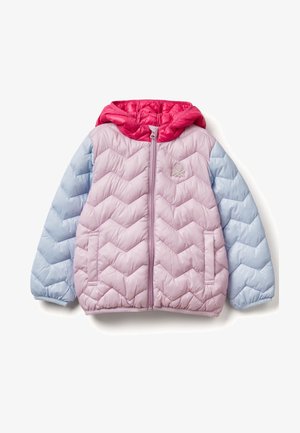 Giacca a vento leggera imbottita con motivo a zigzag, cappuccio rosa, pannelli rosa e azzurro chiaro, e chiusura frontale con zip. Presenta due tasche laterali.