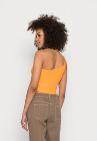 ONLY ONLRIKKE ONE SHOULDER TEE 2 PACK - Top - flame orange / white