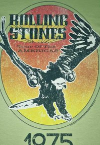 Zelené bavlněné tričko s opotřebovanou grafikou orla s pažemi a textem "ROLLING STONES Tour Of The AMERICAS 1975" pod ním.