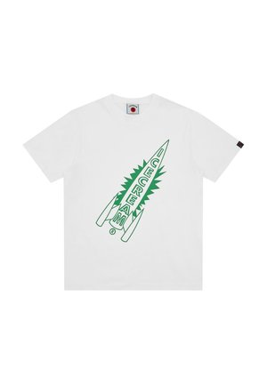 Witte T-shirt met korte mouwen met groene raketafbeelding en het woord "ICECREAM" in vetgedrukte letters over de romp van de raket.