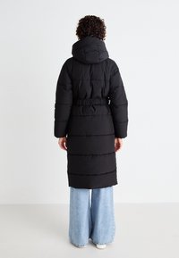 ONLY ONLJOANNE BELTED PUFFER COAT  - Zimski kaput - black