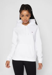 Tommy Jeans - REGULAR HOODIE - Jersey con capucha - white Imagen en miniatura 1