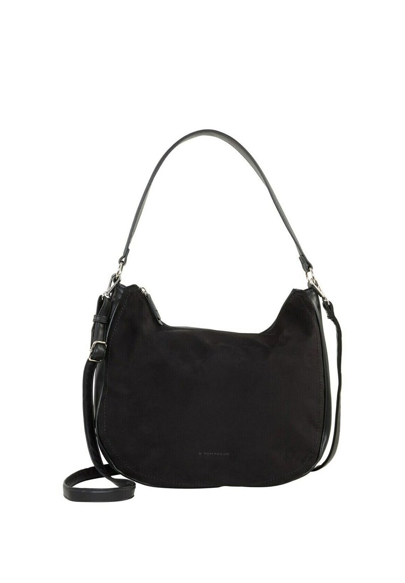 Sac à épaule en tissu noir avec un corps courbé et une longue sangle en cuir réglable. Présente une fermeture éclair et un design minimaliste.