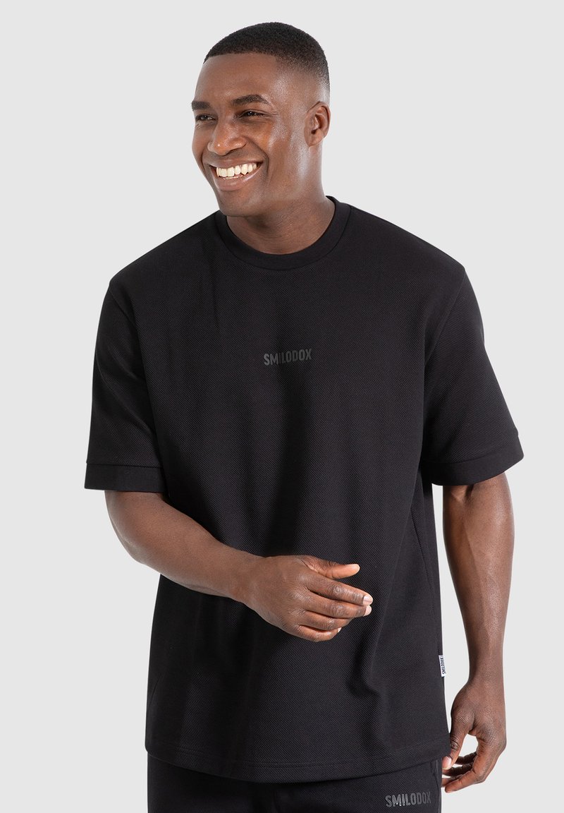 Smilodox OSKAR - Jednoduché tričko - schwarz