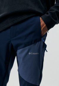 Columbia COLUMBIA TECH™ PANT - Õuepüksid - collegiate navy