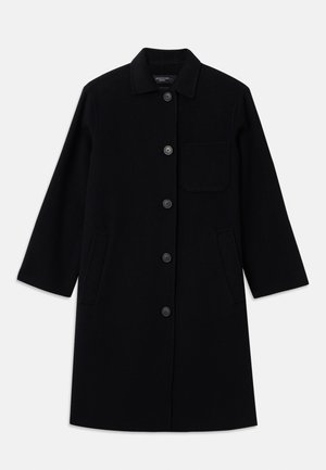 Manteau en laine noire à coupe droite, fermeture à boutons et poche poitrine unique. Dispose de poches latérales et de manches trois-quarts.