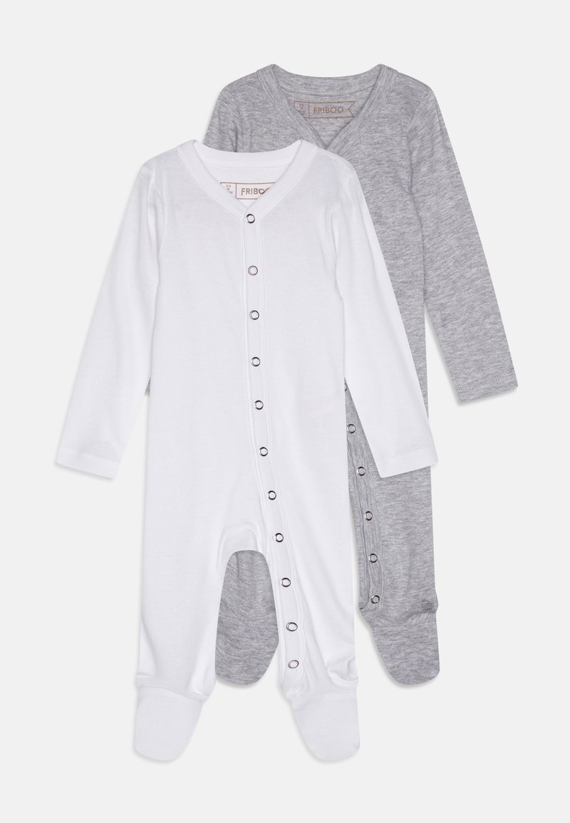 To langermanska baby-onesies i hvit og grå. Laget av myk stoff, hver har trykknapper foran og fotede bunner.