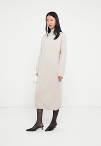 DRYKORN ALINOY - Strickkleid - off-white