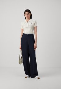 Tommy Hilfiger 1985 SLIM  - Polotričko - ecru/classic beige